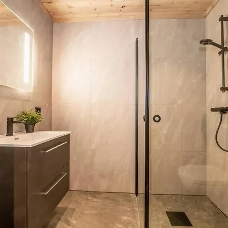 Modern, Newly Built Holiday home